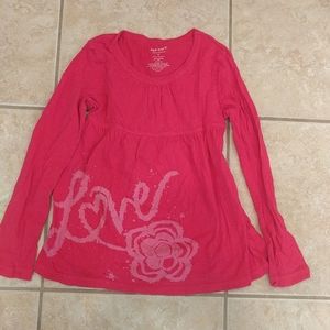 Girls 8 LOVE long sleeved shirt in raspberry